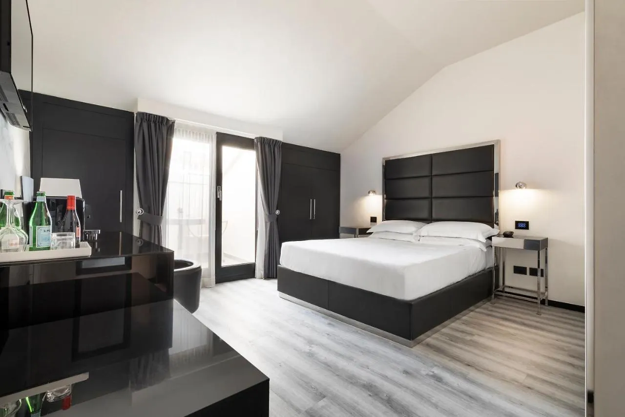Lhp Hotel Napoleon Милан