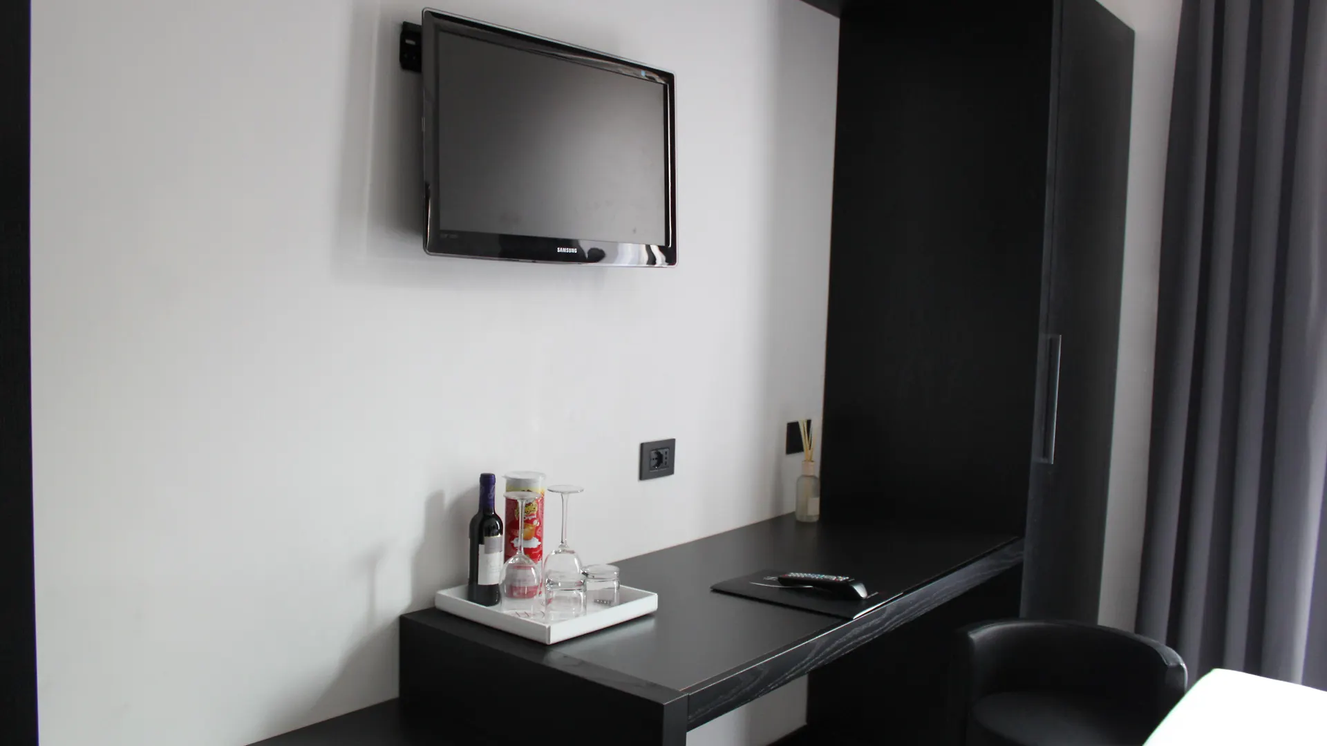 Lhp Hotel Napoleon Mediolan