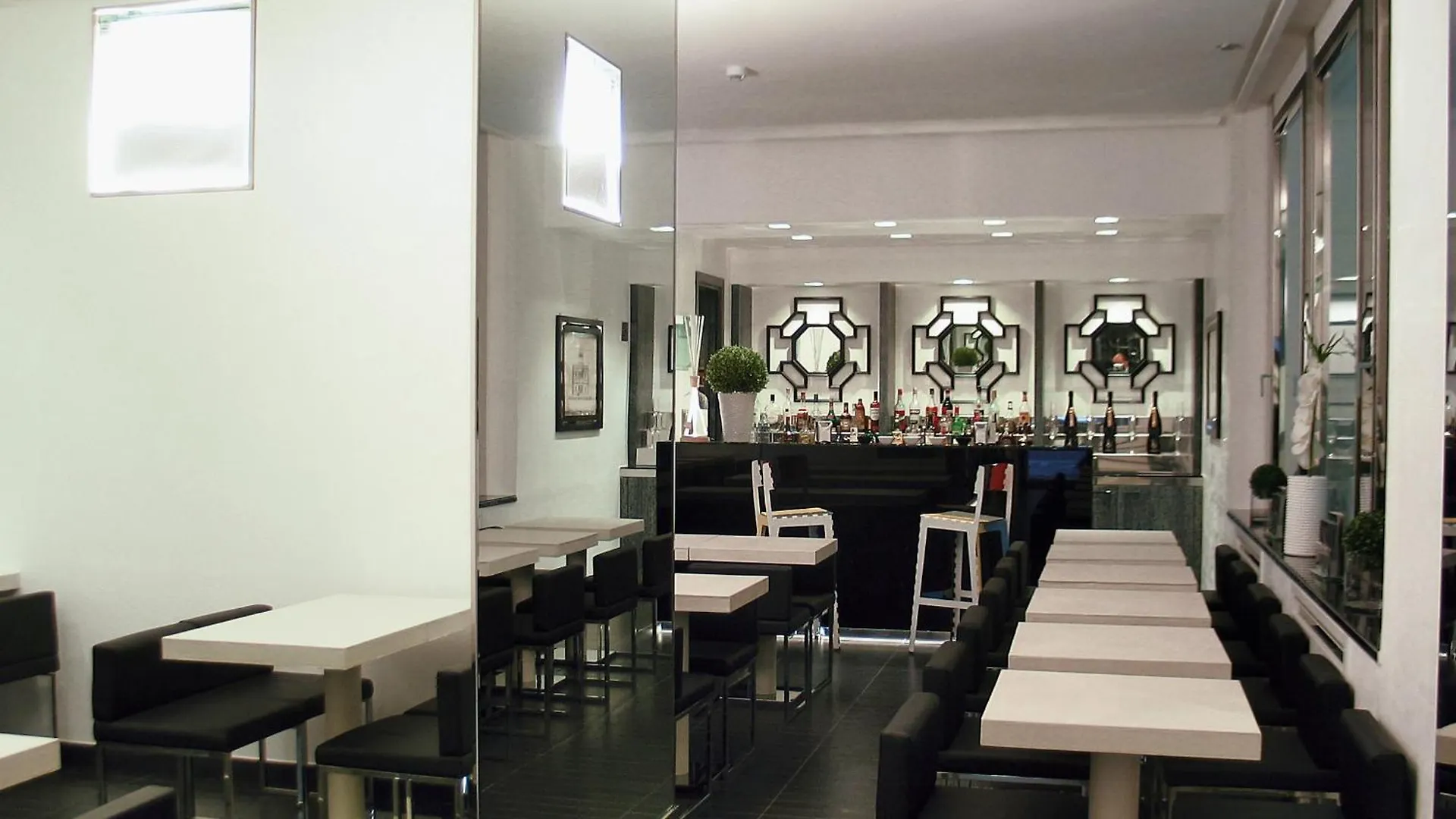 Lhp Hotel Napoleon Mediolan Włochy